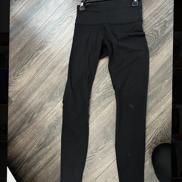 Lululemon Black Wunder Under Leggings 28’ - Picture 2 of 3